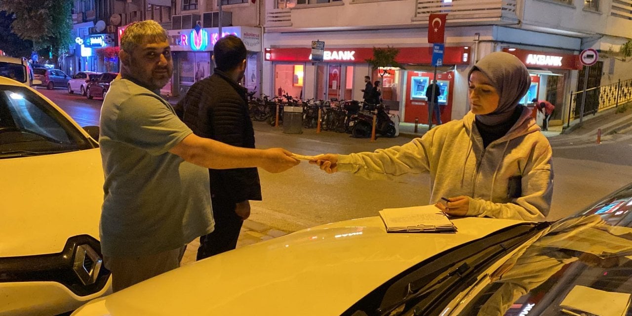 ATM’de Unutulan Parayı Polise Teslim Etti