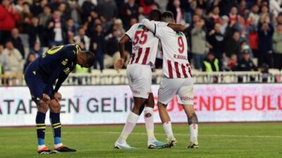 Fenerbahçe, Süper Lig'in 33. hafta maçında deplasmanda EMS Yapı Sivasspor